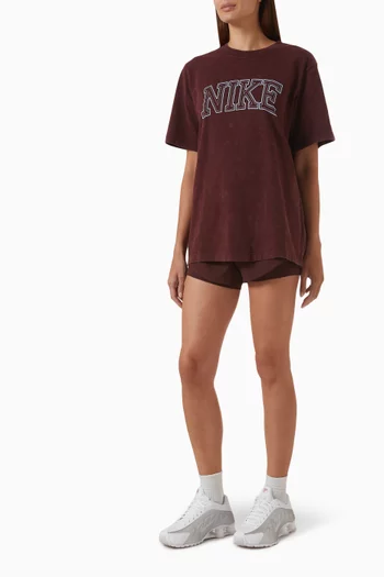 تي شيرت رياضي بقصة فضفاضة وكلاسيكية