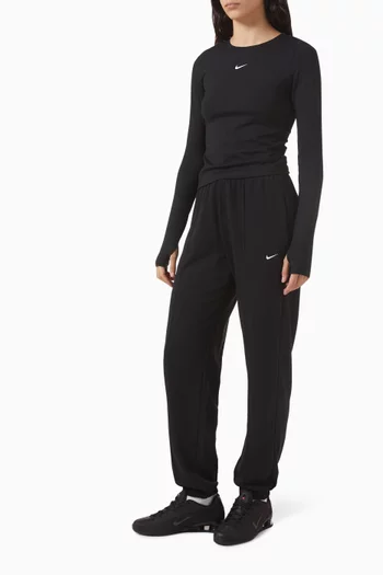 بلوزة بقصة ضيقة وتقنية Dri-FIT‏