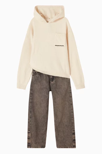 كنزة بغطاء رأس بشعار الماركة قماش منسوج 