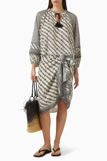 بلوزة لافنت مطرزة وكشكش