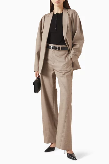 جاكيت بدلة بأكمام منحوتة