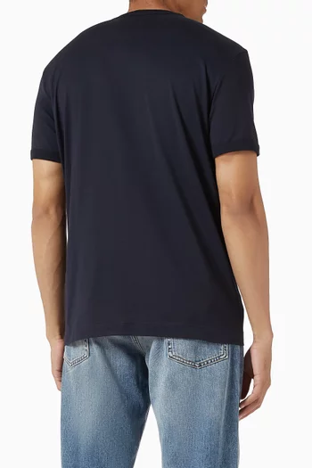 تي شيرت بشعار الماركة قطن