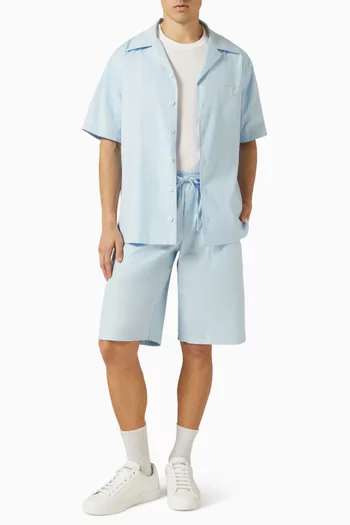 تي شيرت بشعار الماركة قطن