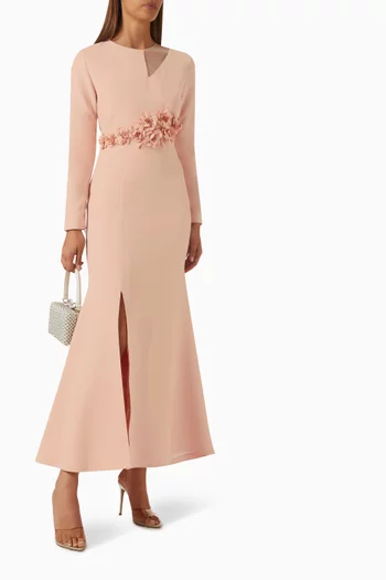 فستان مزين بزهور بارزة