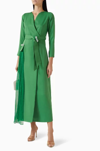 فستان بحزام وطيّات شيفون وكريب