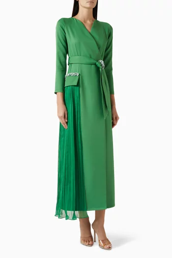 فستان بحزام وطيّات شيفون وكريب