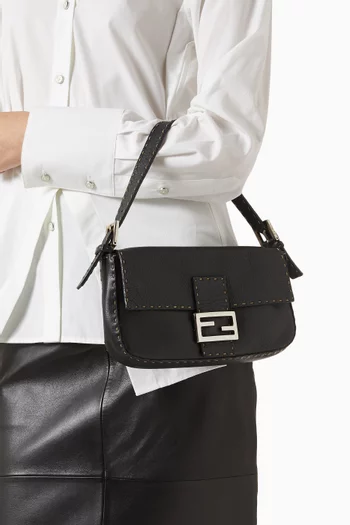 حقيبة كتف سيليريا مستطيلة من الألفينيات جلد