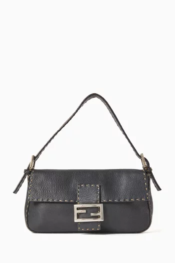 حقيبة كتف سيليريا مستطيلة من الألفينيات جلد