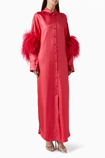 فستان طويل بصف أزرار وريش حرير