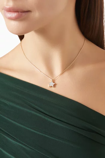 قلادة بحلية صغيرة على شكل نجمة مرصعة بأحجار بافيه معدن مطلي بالذهب عيار 18