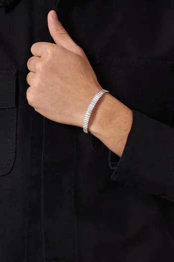 سوار مفتوح بتجويفات فضة إسترلينية