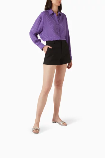 حذاء مفتوح بشعار حرفي GG متداخلين مرصع بالكريستال بكعب مسطح جلد لامع