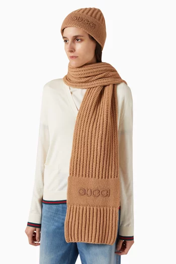 وشاح بتطريزات صوف