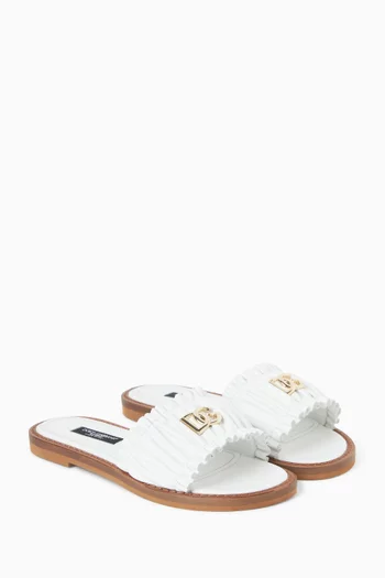 حذاء مفتوح بشعار DG