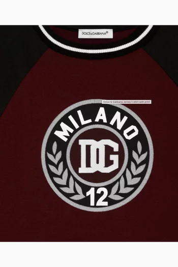 تي شيرت بطبعة شعار الماركة قطن