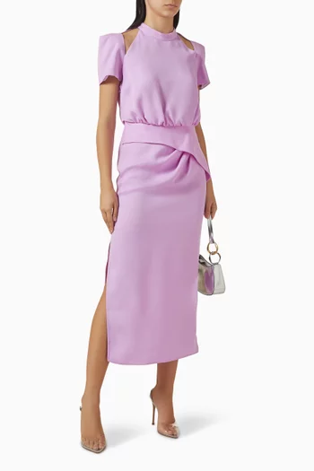 فستان مزين بفتحات