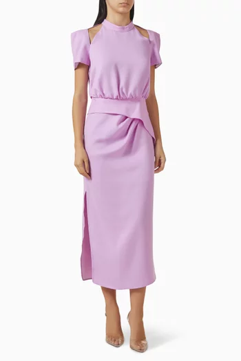 فستان مزين بفتحات