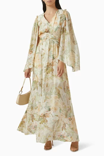 فستان بفتحة رقبة على شكل حرف V ونقشة زهور