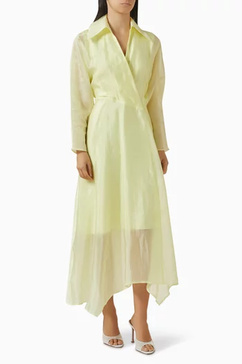 فستان مزين بفتحات