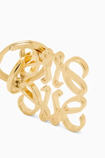 سلسلة مفاتيح بشعار الماركة نحاس