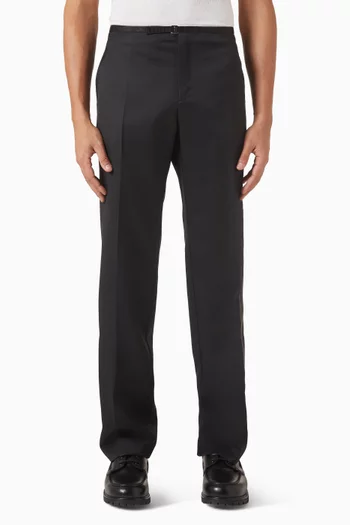 بنطال بقصة ساق مستقيمة