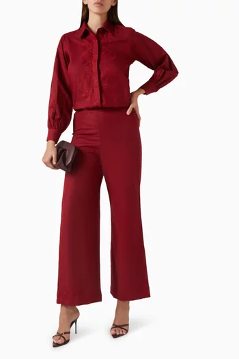 بنطال بقصة ساق واسعة مزين بتطريزات