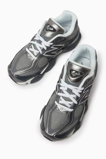 9060 Sneakers