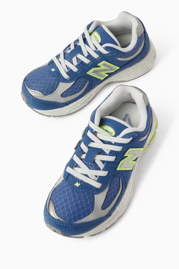 سنيكرز 2002 برباط