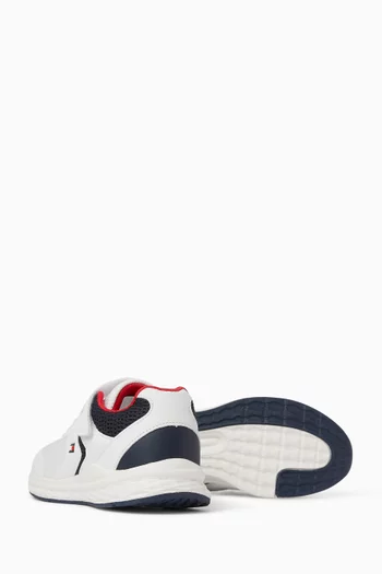 سنيكرز أسفل الكاحل بشعار الماركة قماش شبكي