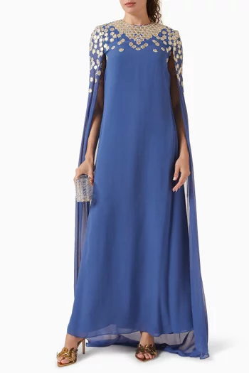 فستان بكاب وتطريزات