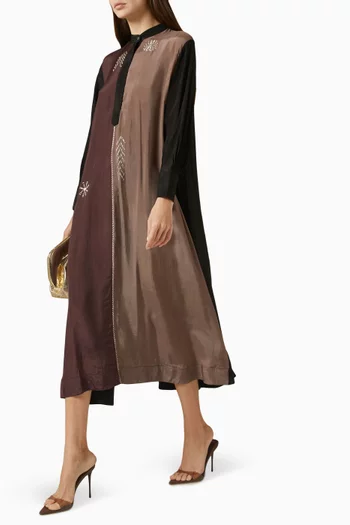 فستان متوسط الطول بتطريزات