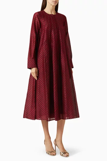 فستان متوسط الطول بنقشة خطوط شيفرون متعرجة