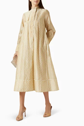 فستان متوسط الطول بنقشة مخططة