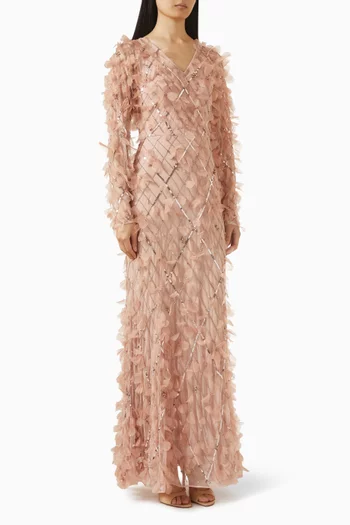 فستان سهرة مطرز ببتلات زهور