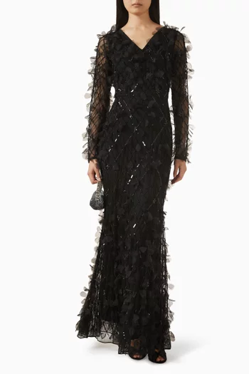 فستان سهرة مطرز ببتلات زهور