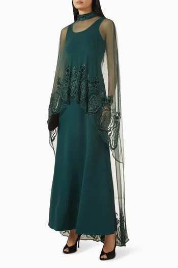 فستان سهرة بكاب وتطريزات