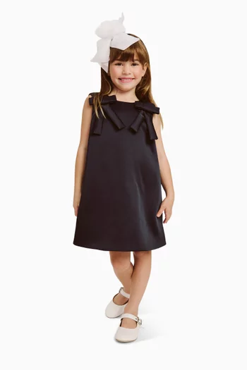 فستان قصير بعقدة باز