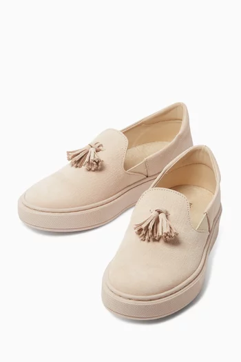 حذاء سهل الارتداء بتصميم بشرّابات جلد