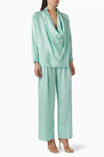 طقم بلوزة بفتحة رقبة مطوية وبنطال