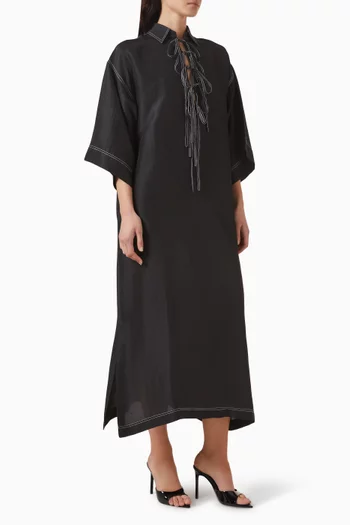 فستان بأربطة