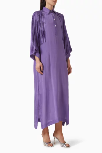 فستان بفتحة وشرابات