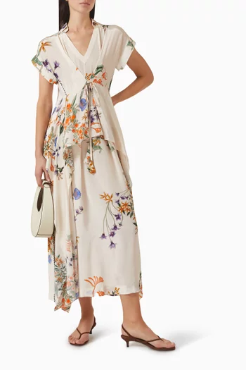 فستان بتصميم مقسم لأجزاء بدرابيه