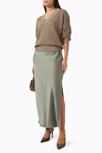 تنورة بقصة انسيابية وفتحات ستان كادي