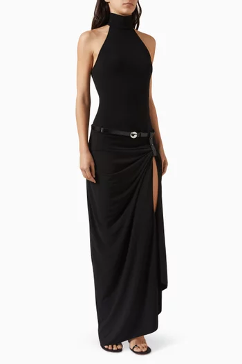 فستان ساسبندد بحمالة حول الرقبة