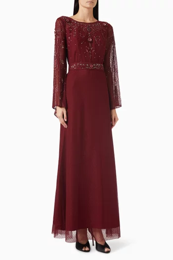 فستان بحزام وتطريزات بالخرز تول