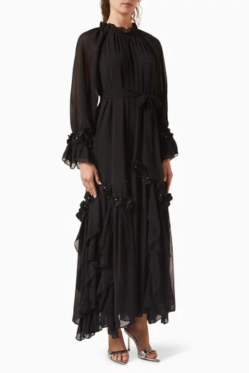 فستان بحزام وزهور بارزة