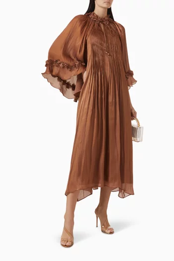 فستان متوسط الطول بكشكش