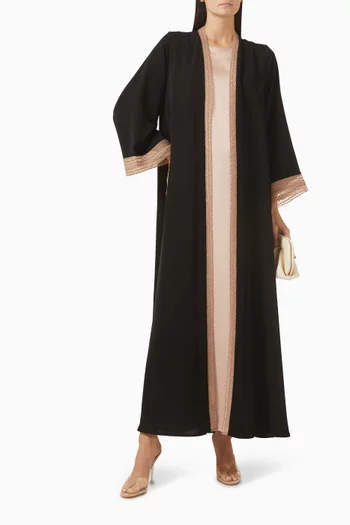 طقم عباية مطرزة