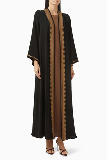 طقم عباية مطرزة