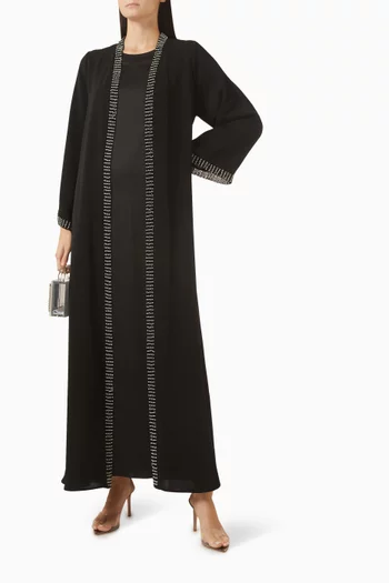 طقم عباية مزين بتطريزات بالخرز